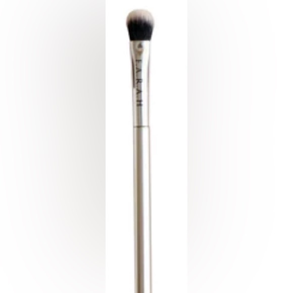 F.A.R.A.H. Set of 2 Brushes New! - Picture 2 of 4